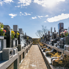 墓地の高騰のお悩みは大阪府守口市の「本性寺」の納骨堂へ
